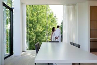 System wentylacji mechanicznej VASCO SILENT VENTILATION działa przez całą dobę. Dzięki odpowiednim czujnikom stale monitoruje poziom CO2 i wilgotności w pomieszczeniach.