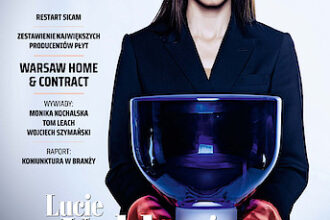 Okładka miesięcznika BIZNES.meble.pl - wydanie grudzień 2022. Na okładce Lucie Koldová, projektantka. Fot. David Neff/MAFRA.