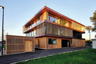 Nowy budynek administracyjny tzw. „Forum” w Unterradlberg to piąty budynek modułowy zrealizowany dla naszej firmy. © Christian Vorhofer