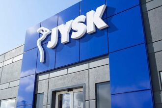 JYSK poinformował, że podjął decyzję o czasowym zamknięciu wszystkich 13 sklepów w Rosji.