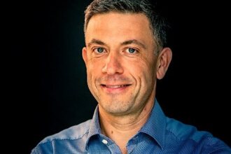 Szejwian Jerzy, od 1 stycznia 2021 r. prezes Schattdecor Polska.