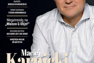 Okładka miesięcznika BIZNES.meble.pl październik 2019, Na okładce: Maciej Karnicki, prezes Swiss Krono