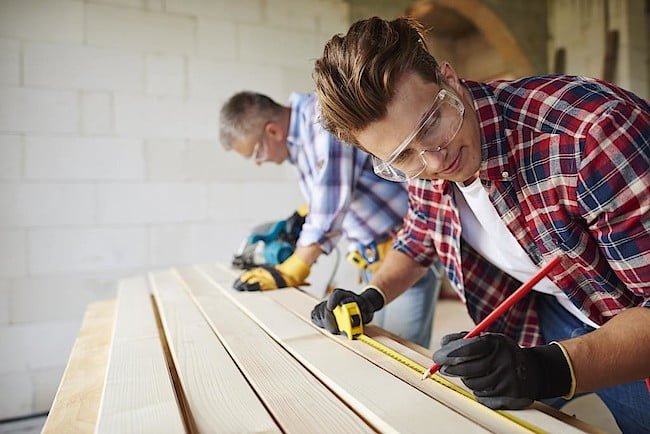 brakuje surowców do produkcji mebli, rosną ceny surowców w przemyśle meblarskim