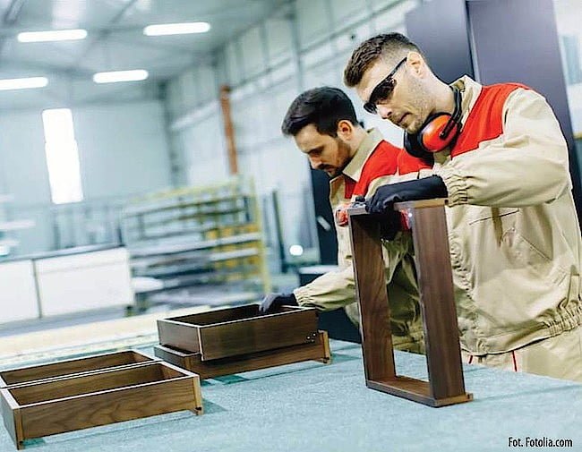 Jeszcze kilka miesięcy temu meblarze deklarowali potrzebę zatrudniania nowych pracowników.