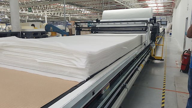 Krojownia - cięcie włóknin