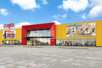 Salony Agata na czele rankingu firm meblarskich na Facebooku.