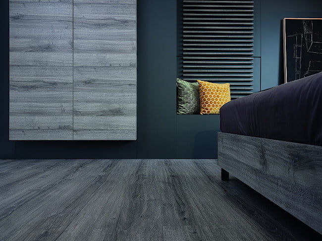 Egge Interior Match połączenie tego samego wzoru na podłodze i meblu