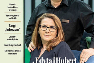 Okładka miesięcznika BIZNES.meble.pl - wydanie czerwiec-lipiec 2019. Na okładce: Edyta Świątek, dyrektor sprzedaży i Hubert Świątek, dyrektor generalny Lech Modern Fabrics. Fot. Tomasz Markowski.