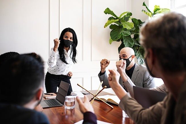 plusy i minusy pandemii