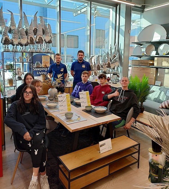 Sieć JYSK współpracuje ze szkołami zawodowymi.