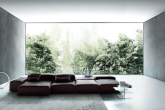 Najbardziej kultową sofę skórzaną marki Living Divani – „Extrasoft” zaprojektował Piero Lissoni.