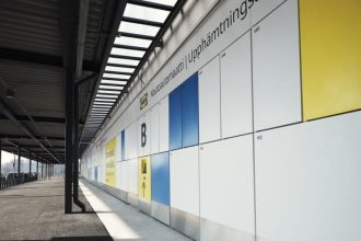 IKEA wprowadza innowacje w handlu detalicznym, oferując 247 całodobowych szafek do odbioru zamówień. Fot. Ingka Group.