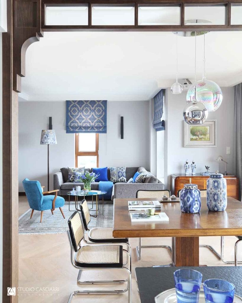 Jadalnia i salon w apartamencie w Warszawie, powierzchnia mieszkania 160 m2, realizacja z 2018 r.