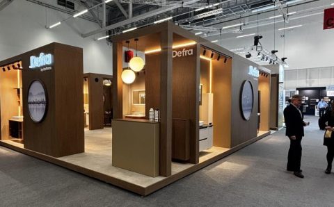 Stoisko firmy Deftrans na targi ISH 2025 zaprojektowała architektka wnętrz - Agnieszka Włostowska.