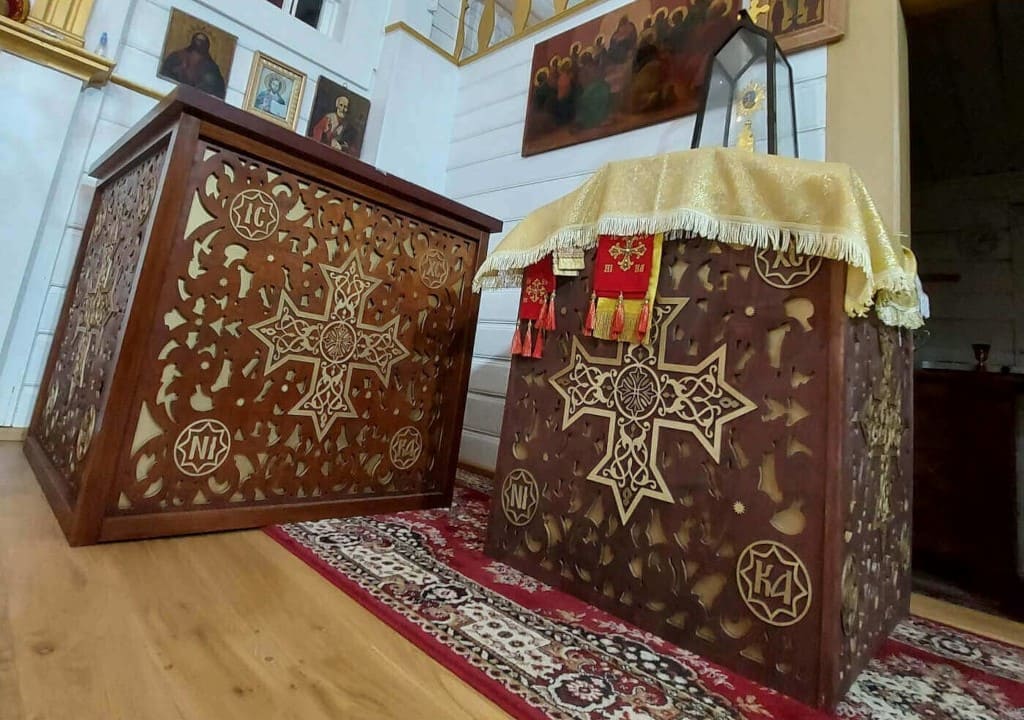 Prestoł w cerkwi w Mostowlanach.