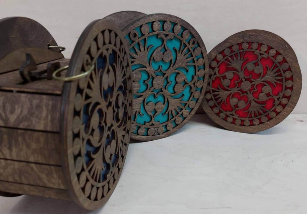 Unikalne, drewniane torebki marki PureLigno od Stolarza Brodatego.