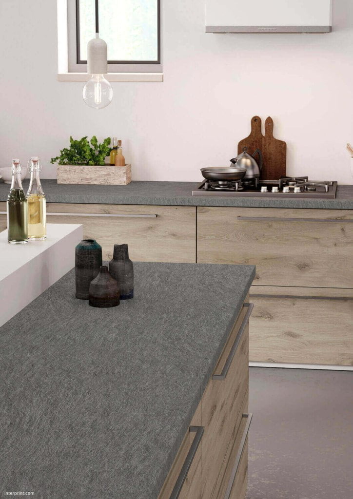 Dekor Xisto firmy Interprint pokazany w kuchni - miesięcznik i portal informacyjny branży meblarskiej biznes.meble.pl