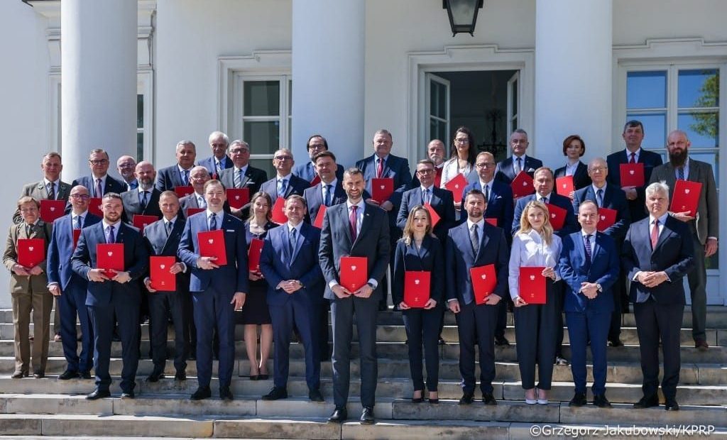 W uroczystości powołania Rady Klimatu i Środowiska uczestniczył zastępca szefa Kancelarii Prezydenta RP Adam Andruszkiewicz. Akty powołania członkom Rady wręczył Podsekretarz Stanu w KPRP Mateusz Kotecki. Fot. Grzegorz Jakubowski/KPRP.