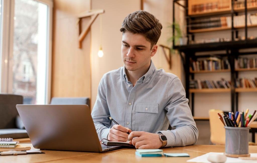 Do wstrzymywania płatności przyznaje się blisko połowa badanych firm.
