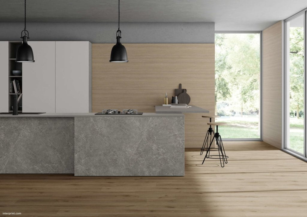 Decor Brisk firmy Interprint w szarym kolorze wizualizacja w kuchni - miesięcznik i portal informacyjny branży meblarskiej biznes.meble.pl