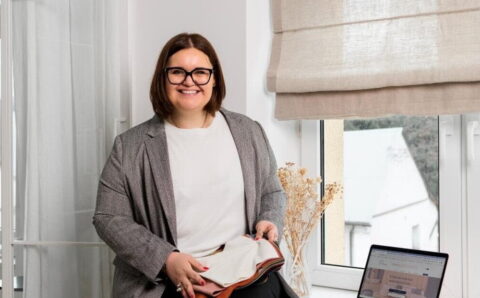 Bogumiła Stroka, właścicielka YNot Design, o przewagach i wyzwaniach polskich producentów, zmianach, które czekają rynek mebli.