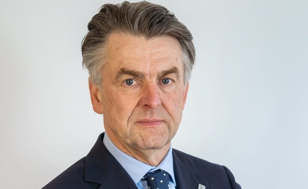 Jędrzej Kasprzak, prezydent Stowarzyszenia Producentów Płyt Drewnopochodnych w Polsce Jędrzej Kasprzak, prezydent Stowarzyszenia Producentów Płyt Drewnopochodnych w Polsce, określa drewno jako materiał przyszłości.