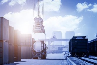 Łańcuchy dostaw w 2023 roku wciąż są pod presją.
