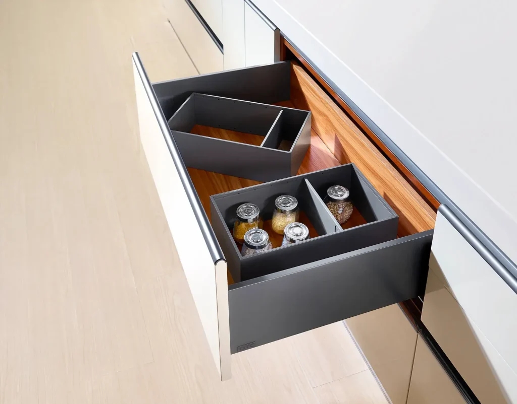 AMIX-DTC00076-miesiecznik-i-portal-informacyjny-branzy-meblarskiej-biznes-meble-pl