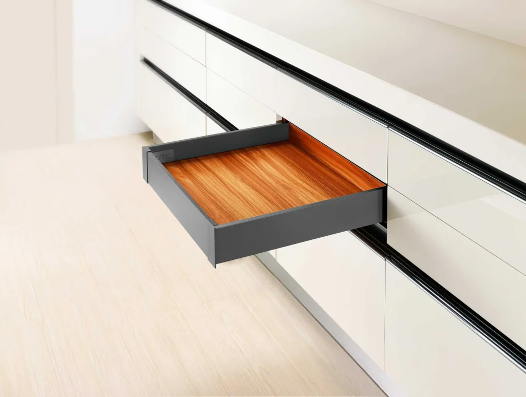 AMIX-SB-HD15-Slim Box-miesiecznik-i-portal-informacyjny-branzy-meblarskiej-biznes-meble-pl