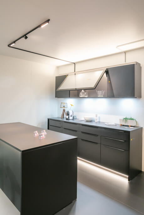 Hafele - stoisko na targach Interzum 2023 - miesięcznik i portal informacyjny branży meblarskiej biznes.meble.pl