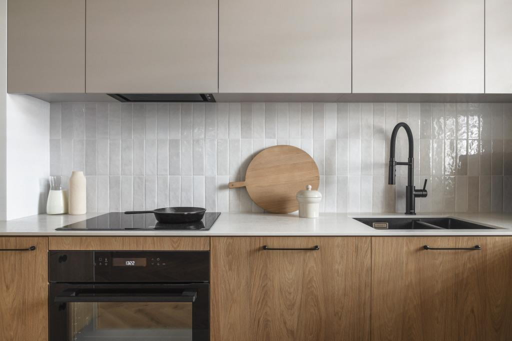 Kuchnia. Projekt: Lidia Czajkowska i Magdalena Wołoszyn, architektki wnętrz Decoroom. Zdjęcia i stylizacja: Kamila Markiewicz-Lubańska i Maria Szymańska / Wnętrza w Obiektywie.