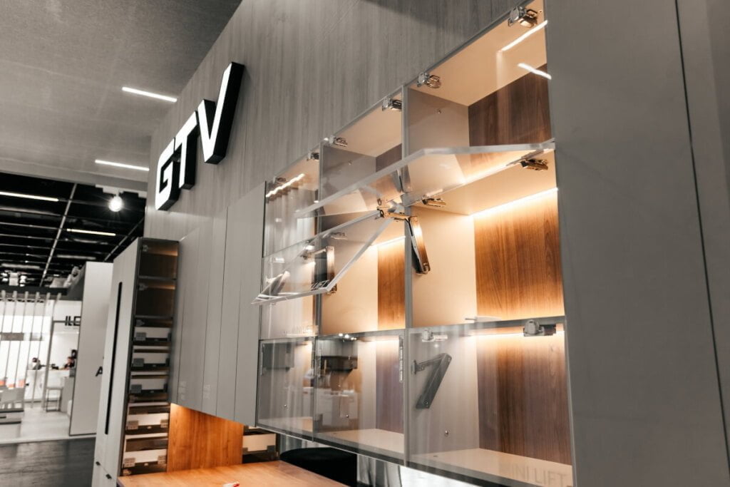 GTV - stoisko Interzum 2023 - oświetlenie - miesięcznik i portal informacyjny branży meblarskiej biznes.meble.pl