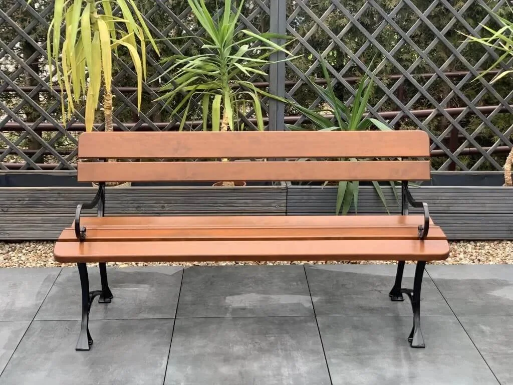 lawka-ogrodowa-regiis-3-osobowa-z-oparciem-i-podlokietnikiem-miesiecznik-i-portal-informacyjny-branzy-meblarskiej-biznes-meble-pl