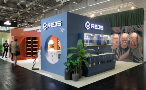 Rejs - stoisko na targach Interzum 2023 - miesięcznik i portal informacyjny branży meblarskiej biznes.meble.pl