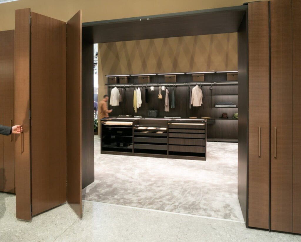 Salice - targi interzum 2023 - drzwi Folder Concertina - miesięcznik i portal informacyjny branży meblarskiej biznes.meble.pl