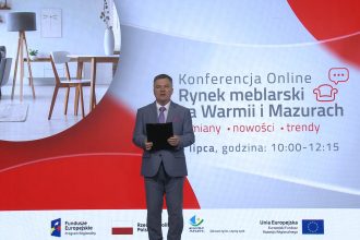 Jerzy Osika moderuje konferencję meblarską online Rynek meblarski na Warmii i Mazurach