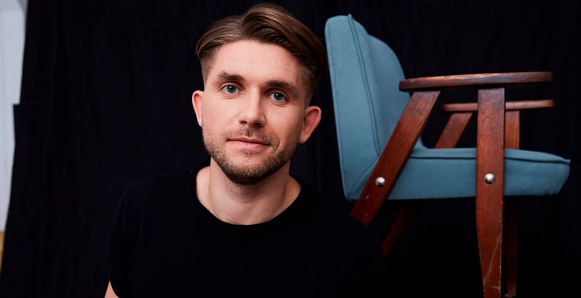 Kamil Zieliński, twórca i właściciel marek Górna Półka oraz Zieliński Interior.