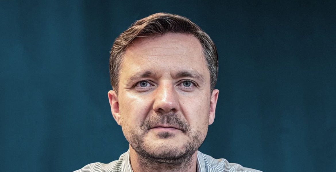 Marcin Stempniewicz od 10 lat łączy branżę meblarską z IT. W Ar-range.app tworzy narzędzia, które pozwalają markom szybciej sprzedawać produkty personalizowane.