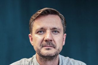 Marcin Stempniewicz od 10 lat łączy branżę meblarską z IT. W Ar-range.app tworzy narzędzia, które pozwalają markom szybciej sprzedawać produkty personalizowane.