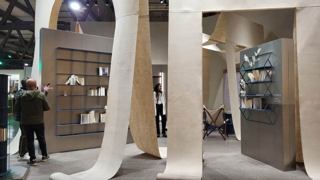 Marka Kriptonite zaprezentowała m.in. innowacyjny regał pantografowy Eta Beta o unikatowym designie, który stworzyli Paolo Ulian i Cinzio Ianiro.