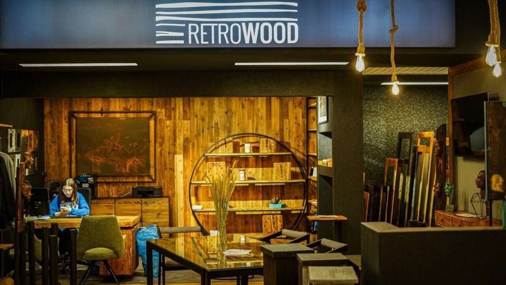 Już od ponad roku w Galerii Wnętrz ReFORMA w Gliwicach działa showroom Retrowood.