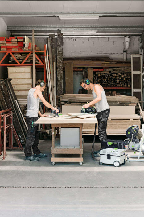 Festool-CTC-MINI-MIDI-23 - dwóch panów w fabryce - miesiecznik-i-portal-informacyjny-branzy-meblarskiej-biznes-meble-pl