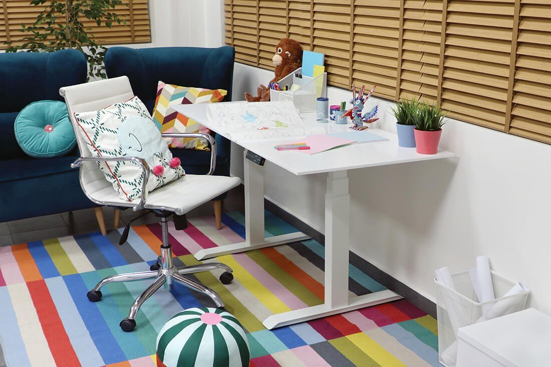 REJS-Futuro-biurko-miesiecznik-i-portal-informacyjny-branzy-meblarskiej-biznes-meble-pl