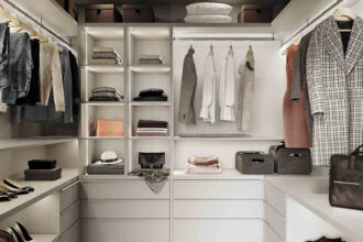 Loox5 LED firmy Häfele w białej garderobie