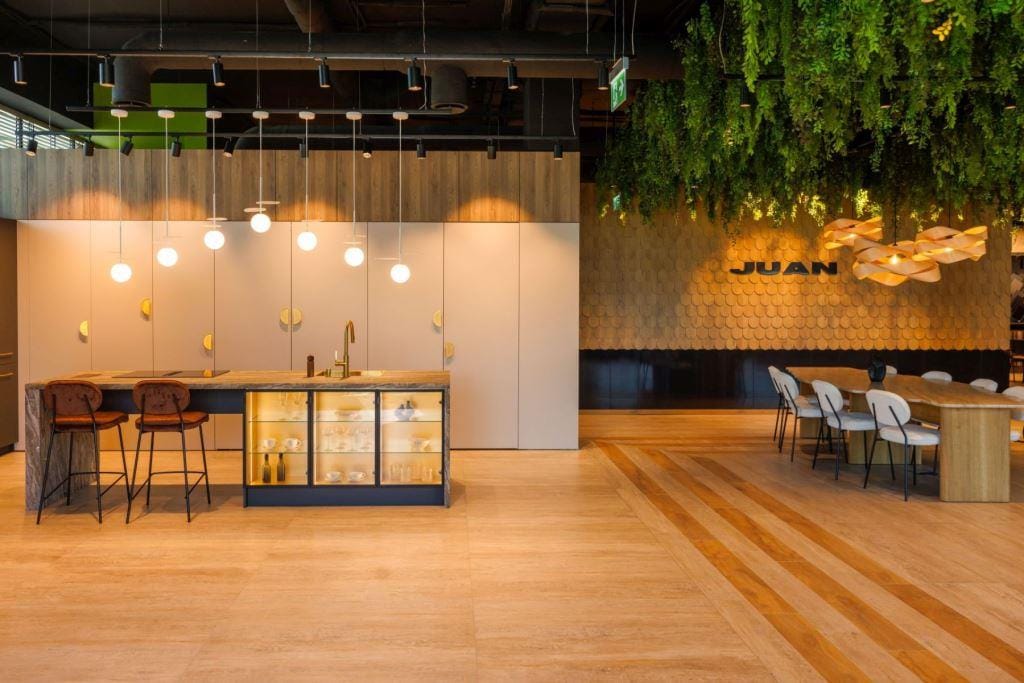 We Wrocławiu otwarto przestrzeń inspiracji dla architektów i projektantów. Nową odsłonę showroomu Juan zaprojektowała Monika Staniec.