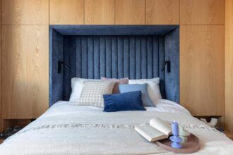 Kolory we wnętrzach 2024 - sypialnia, proj. Szydlik Wnętrza.