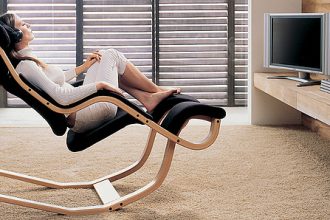 Czy GRAVITY zaprzecza prawom grawitacji?