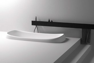 Włoska marka wyposażenia łazienek AGAPE trwa nieprzerwanie od roku 1973 i zgodnie z przyjętą przez siebie doktryną stawia na inn