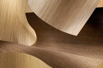 Okleiny dębowe - nowości w zakresie kolorów i struktur, idealne do procesu szczotkowania.