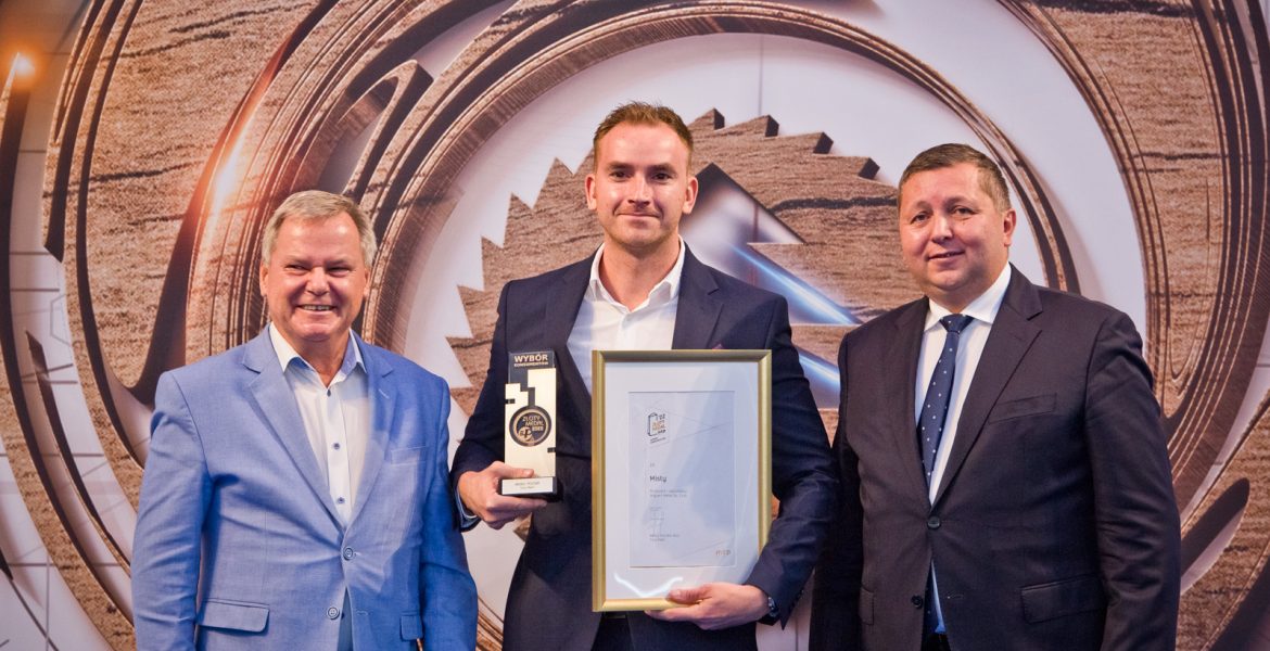 Józef Szyszka, dyrektor targów MEBLE POLSKA, Bartłomiej Wajnert z Zarządu firmy Wajnert Meble i Tomasz Kobierski